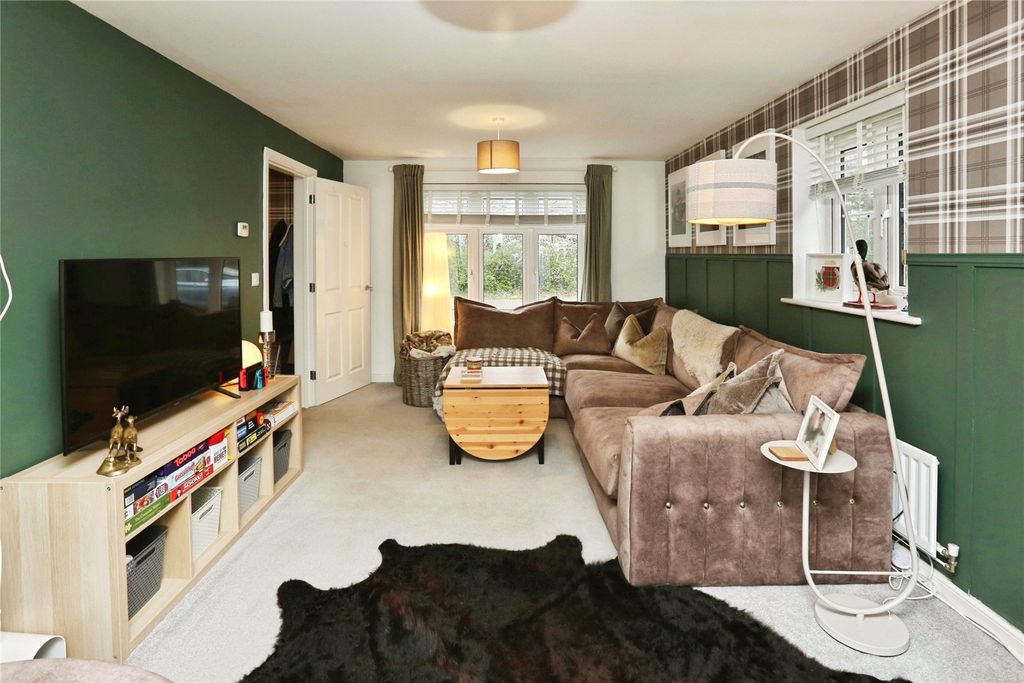 Property photo 3 of 20 Living Room