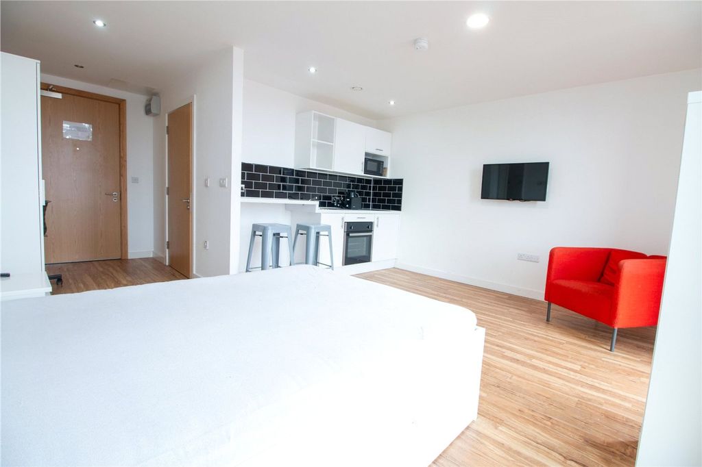 Property photo 2 of 11