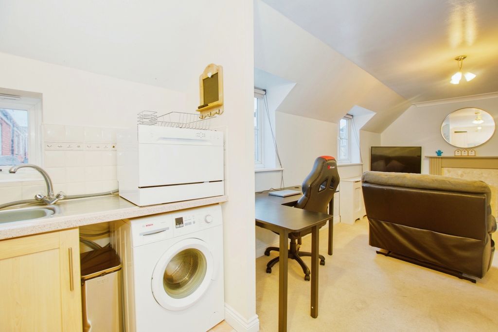 Additional image 5 of 1 bed flat for saleHawks Rise, Yeovil, Somerset BA22