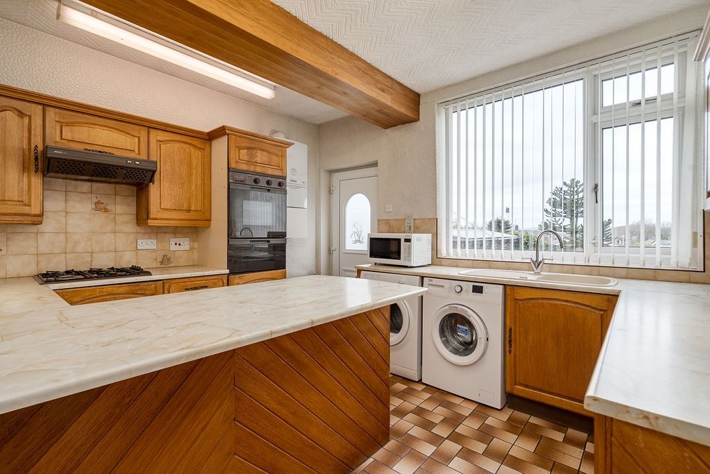 Property photo 2 of 21 3895955