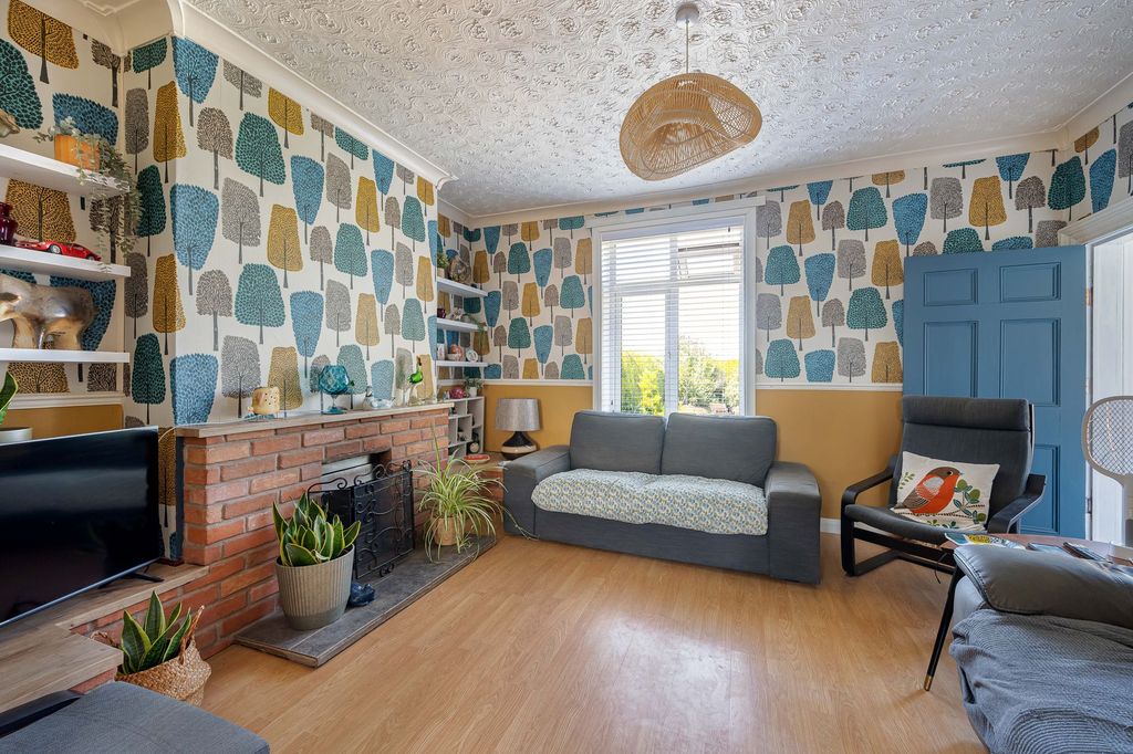 Property photo 2 of 34