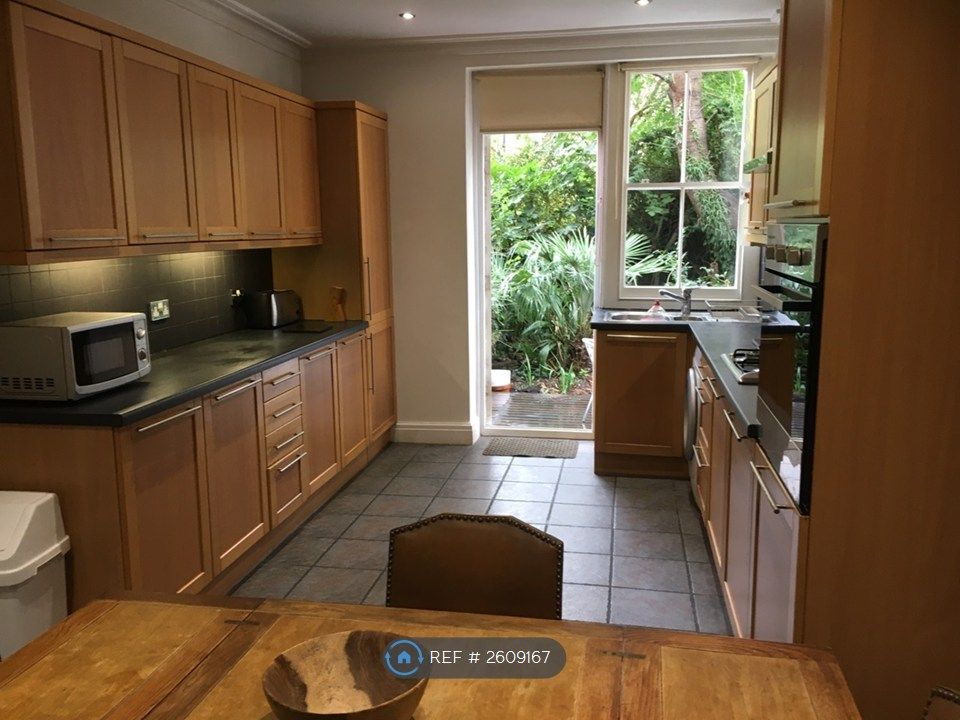 Property photo 1 of 35 Kitchen Dinner