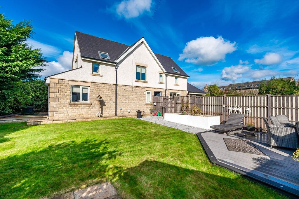 Property photo 2 of 45