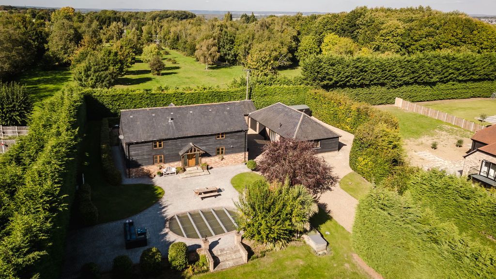 Property photo 1 of 40