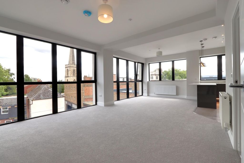 Property photo 3 of 11 Living Room