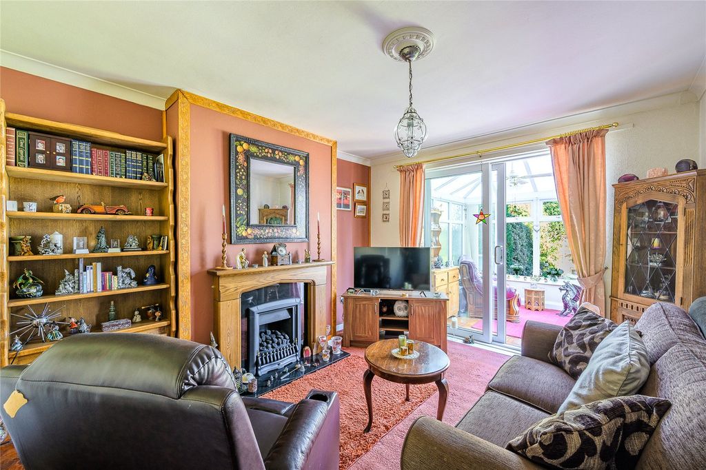 Property photo 2 of 29 Picture No. 26