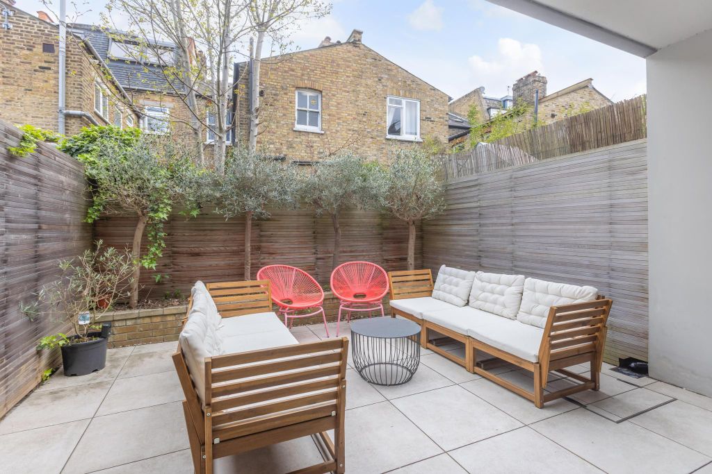 Property photo 3 of 17 Image