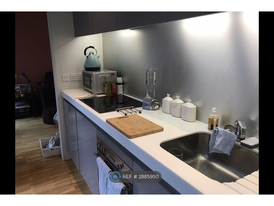 Property photo 3 of 8 Kitchen