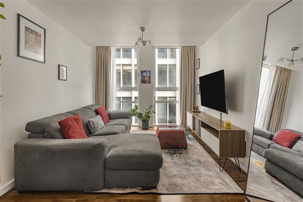Property photo 1 of 19 (Main)
