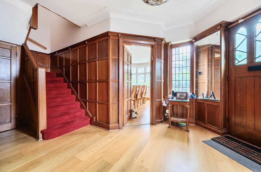 Additional image 7 of 5 bed property for saleCanons Drive, Edgware HA8