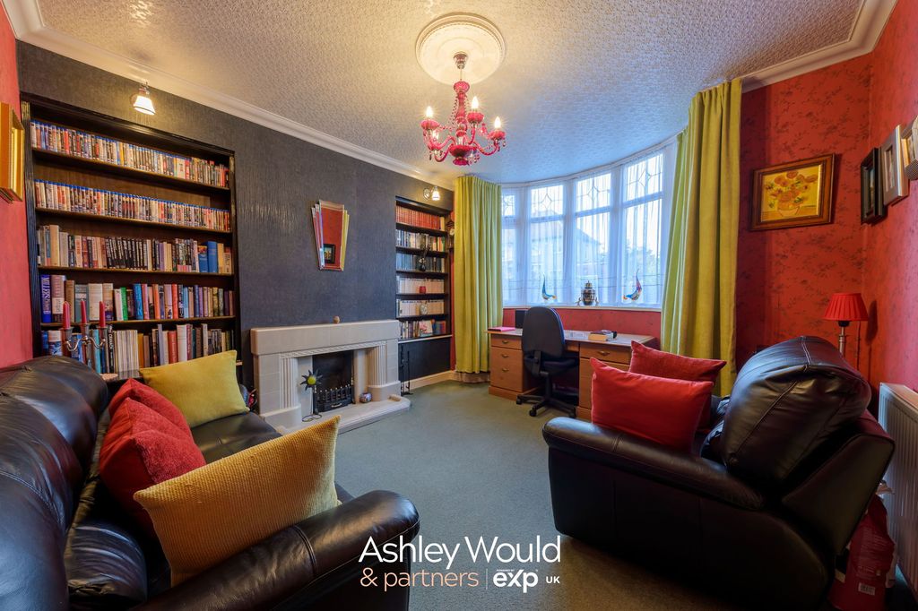 Property photo 3 of 19