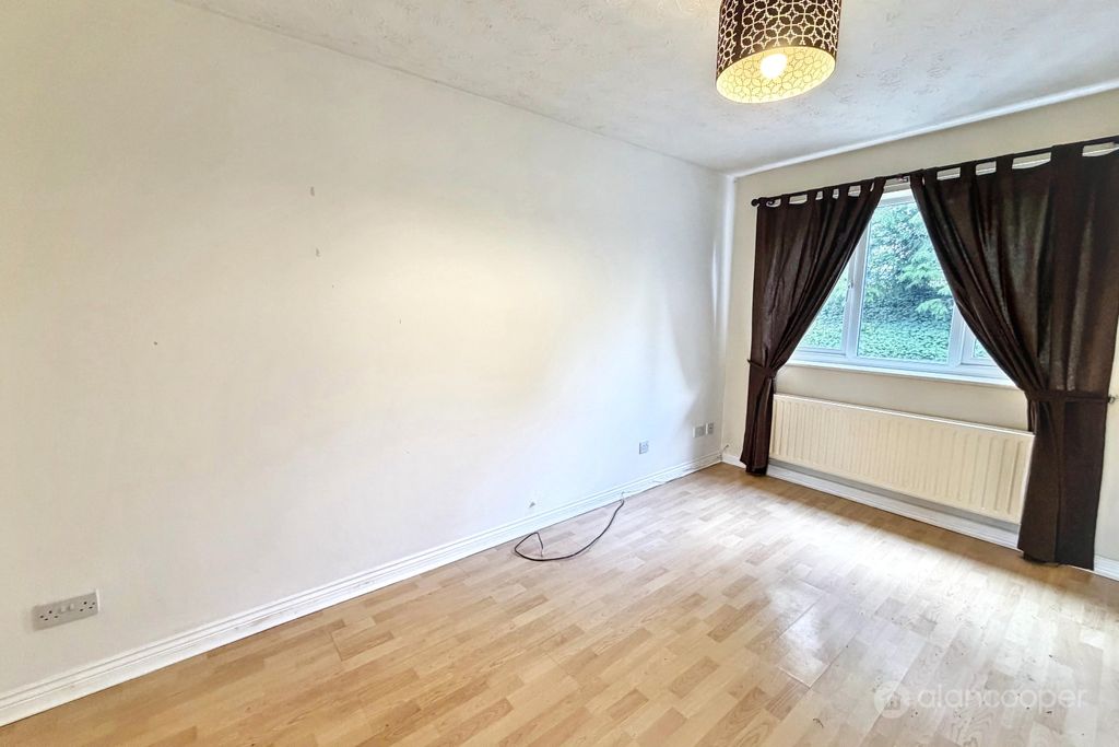 Property photo 3 of 12 5080205