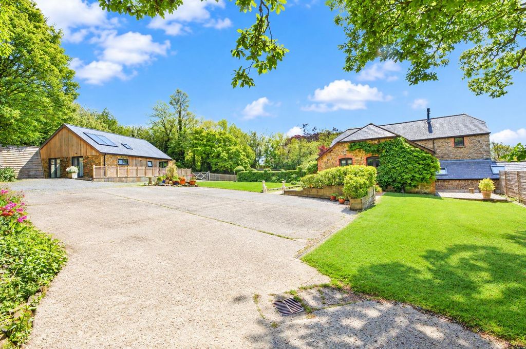 Property photo 3 of 35 The Linhay And Lodge