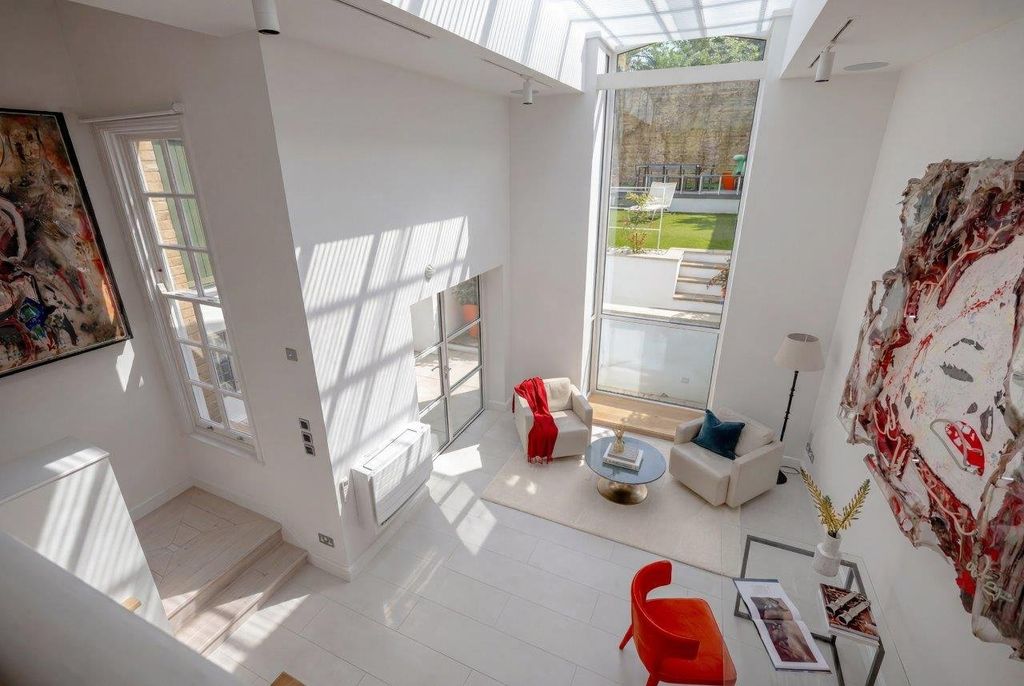 Property photo 2 of 13 Picture No. 14