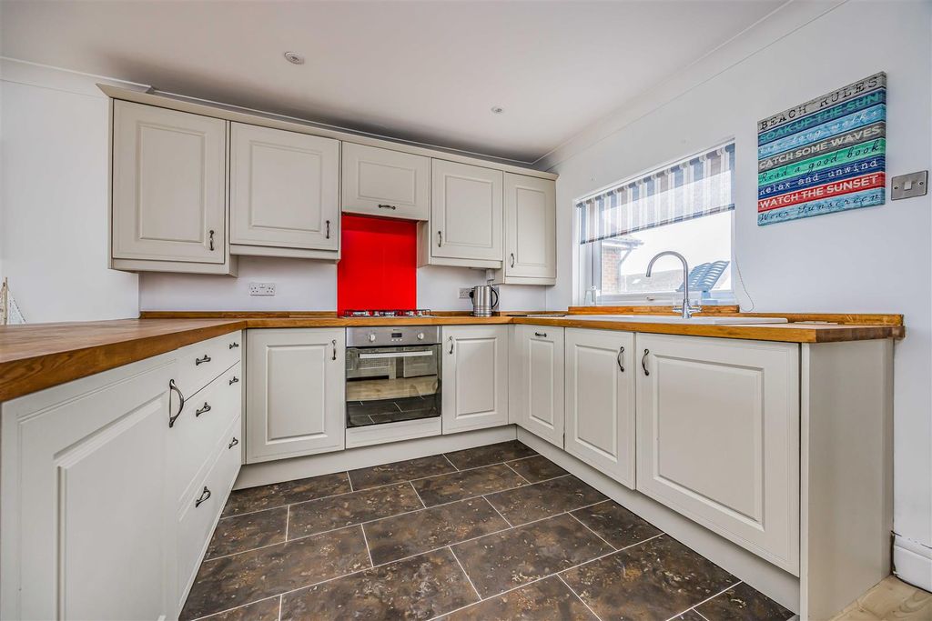 Property photo 2 of 17 Sea Front, Hayling Island-Small-Porticomarketing-N