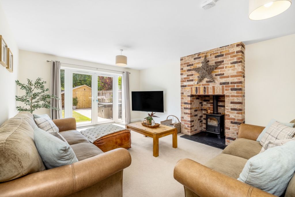 Property photo 3 of 39 1 Clarke Close (Quadring)-20