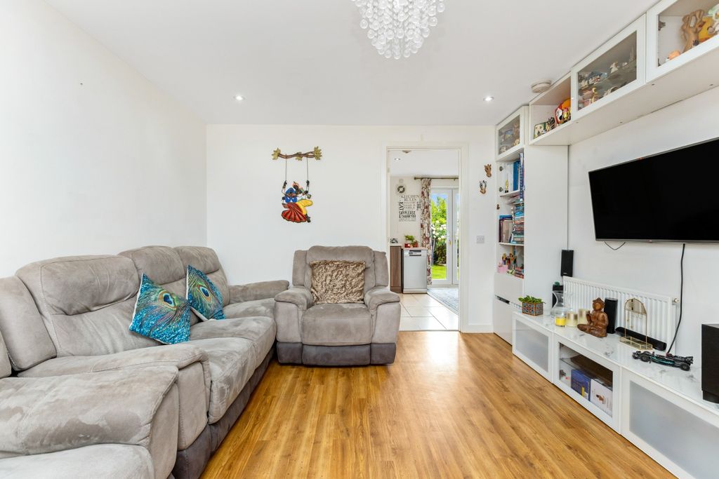 Property photo 2 of 14