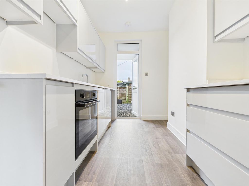 Property photo 2 of 6 Cam04311G0-Pr0087-Still009.Jpg