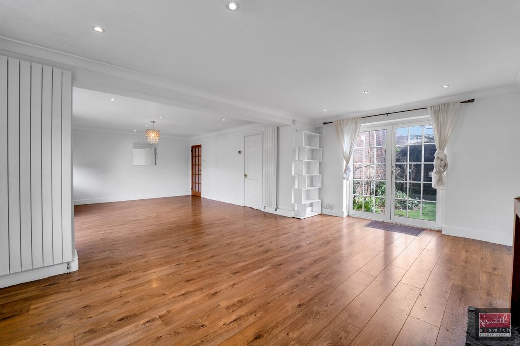 Property photo 1 of 20 Dsc01885