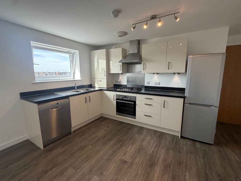 Property photo 1 of 9 Kitchen