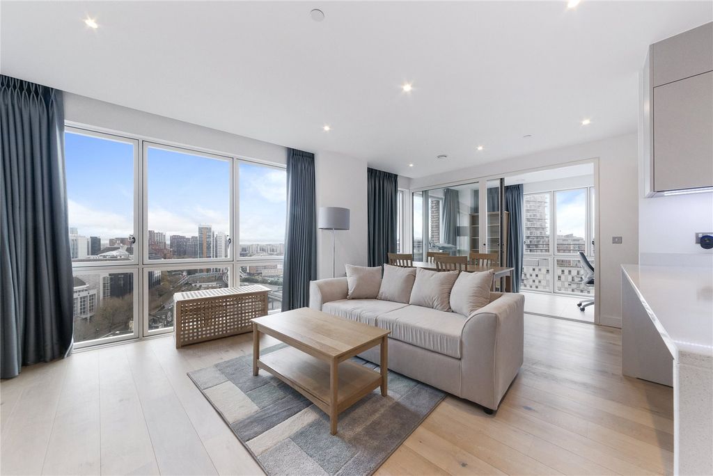 Property photo 3 of 17 Royal Captain Court