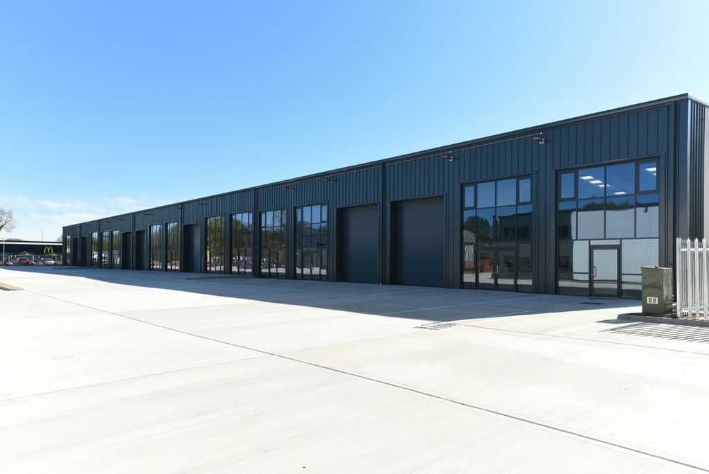Property photo 2 of 16 Aylesburyenterpriseunits1-11_Highres-13.Jpg
