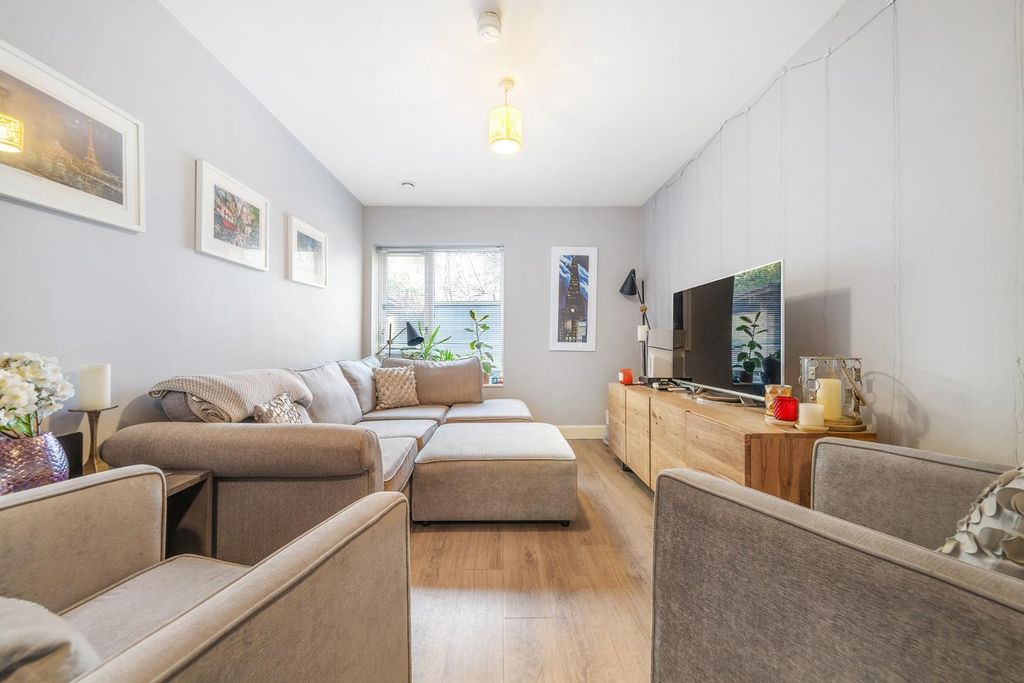 Property photo 3 of 14 Reception (2).Jpg