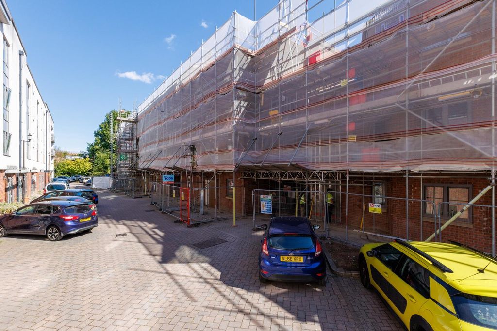 Property photo 2 of 14 30 The Quadrant-16.Jpg