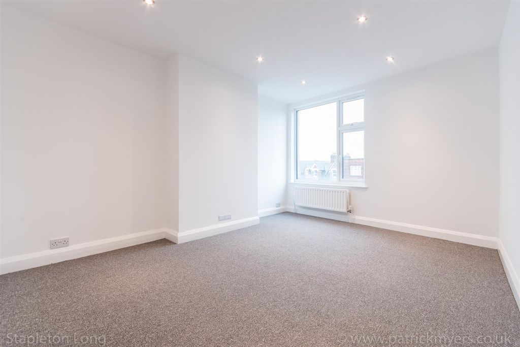 Property photo 3 of 6 12 York House-8.Jpg