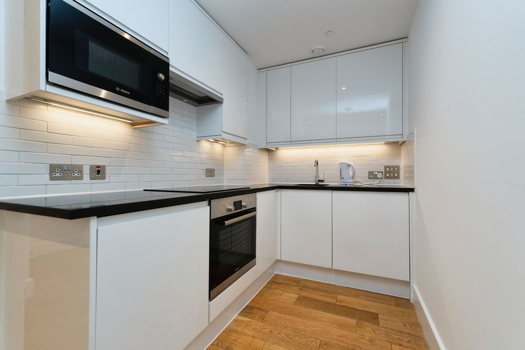 Property photo 3 of 15 Kitchen