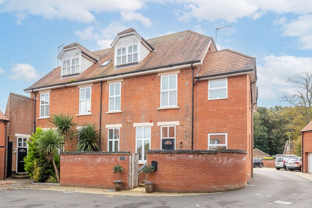 Property photo 1 of 22