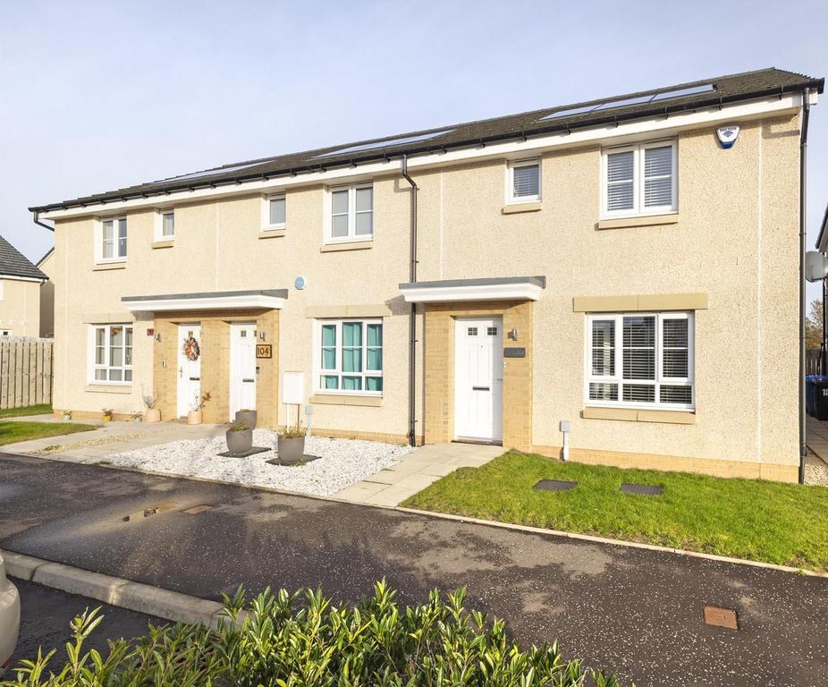 Property photo 1 of 32