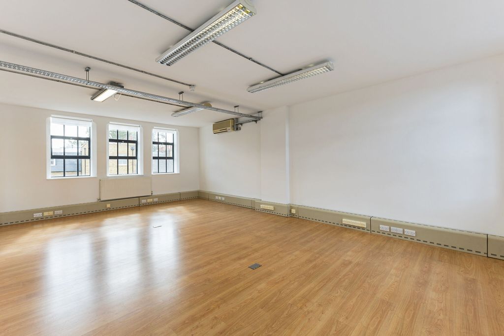 Property photo 2 of 5