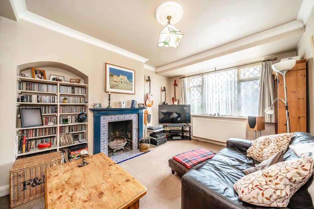 Property photo 2 of 9
