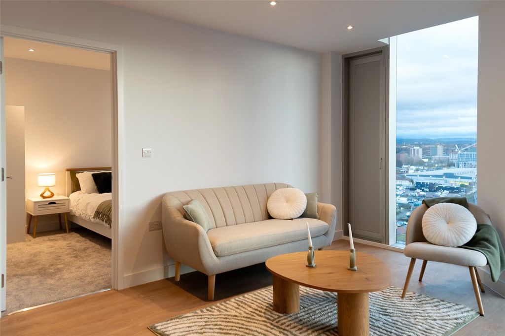 Property photo 1 of 32 Picture No. 05