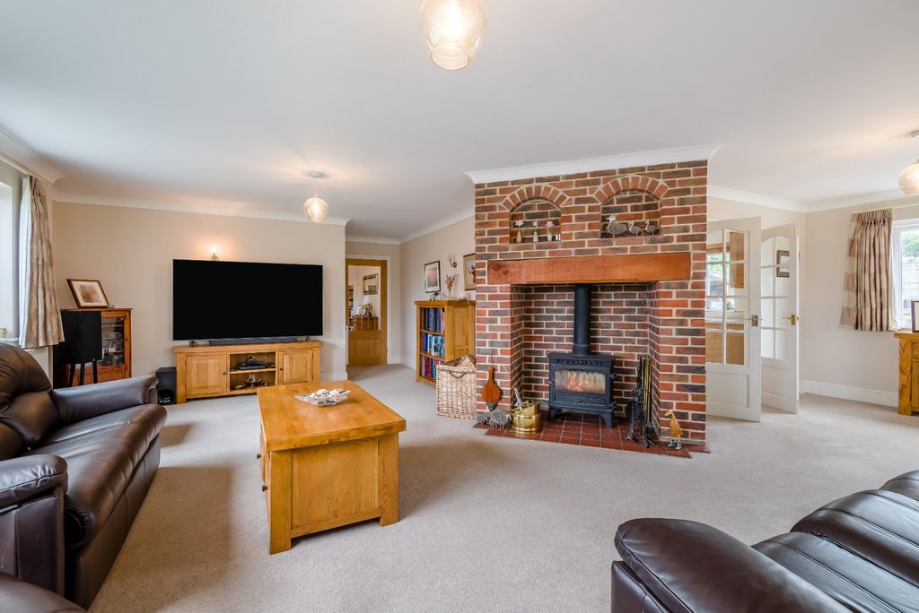 Property photo 3 of 17 Sitting Room