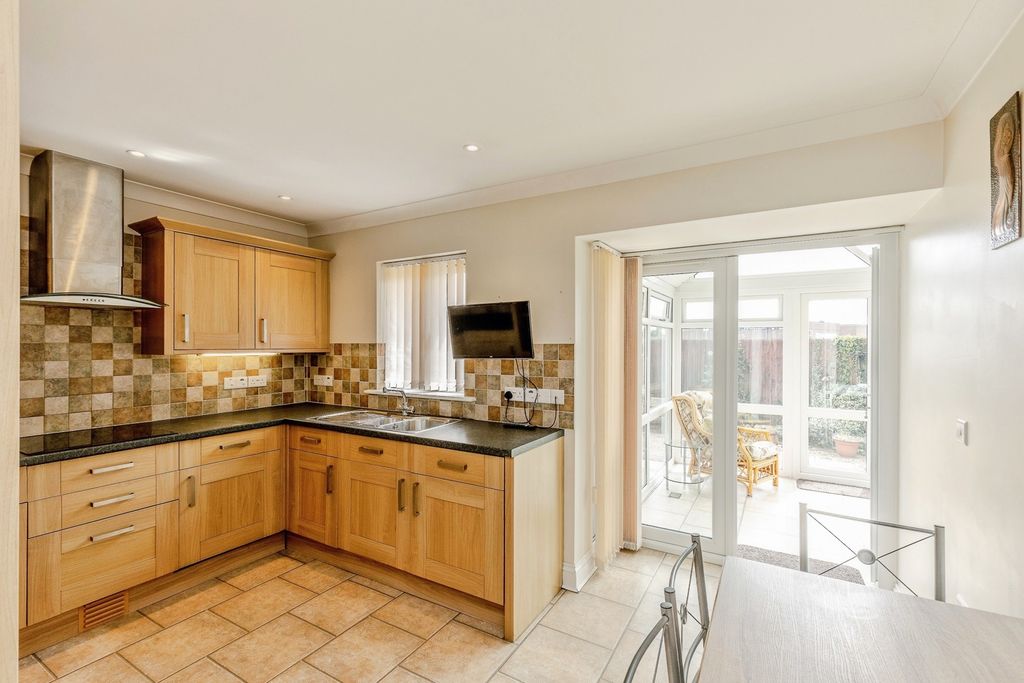 Property photo 3 of 16 Pbox-Img.Jpg
