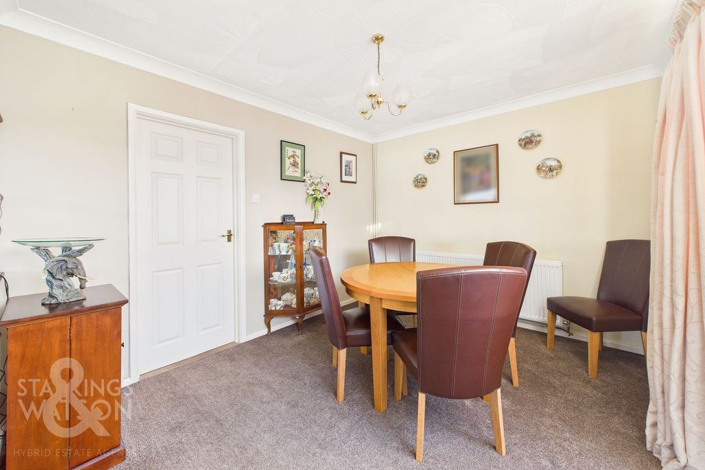 Property photo 2 of 25