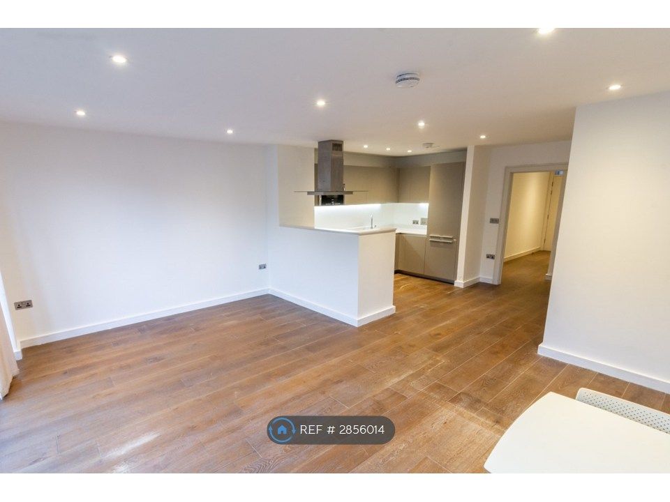 Property photo 3 of 18 Living Room