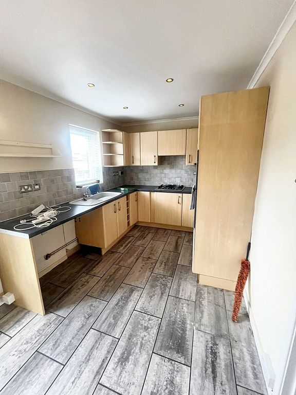 Property photo 2 of 4 Kitchen