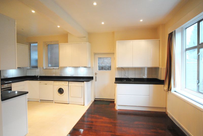 Property photo 2 of 11 Photo 9
