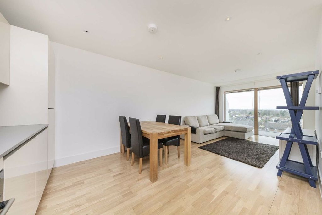 Property photo 3 of 4