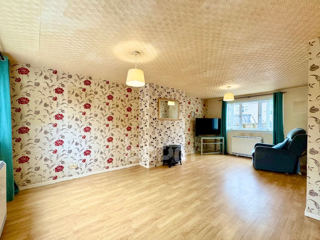 Property photo 2 of 22 Ladeside Court, Kilbirnie Lounge