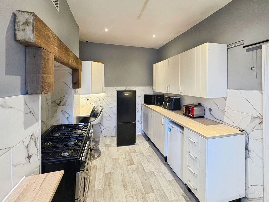 Property photo 3 of 23