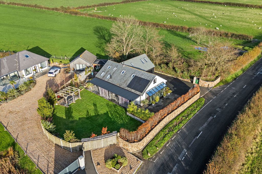 Property photo 1 of 39