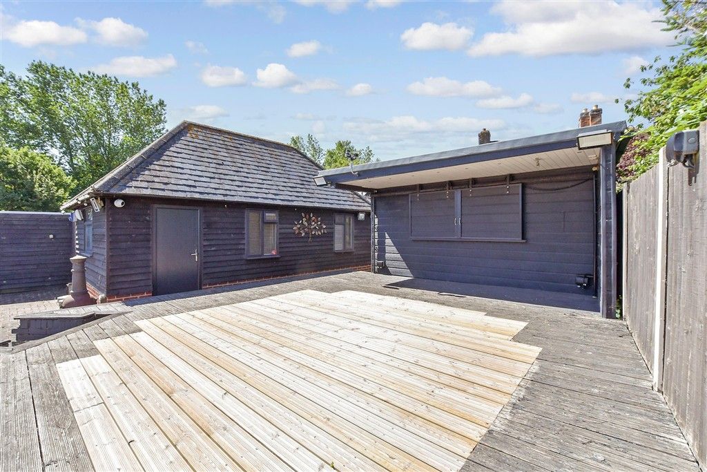 Property photo 3 of 16 Patio / Decking