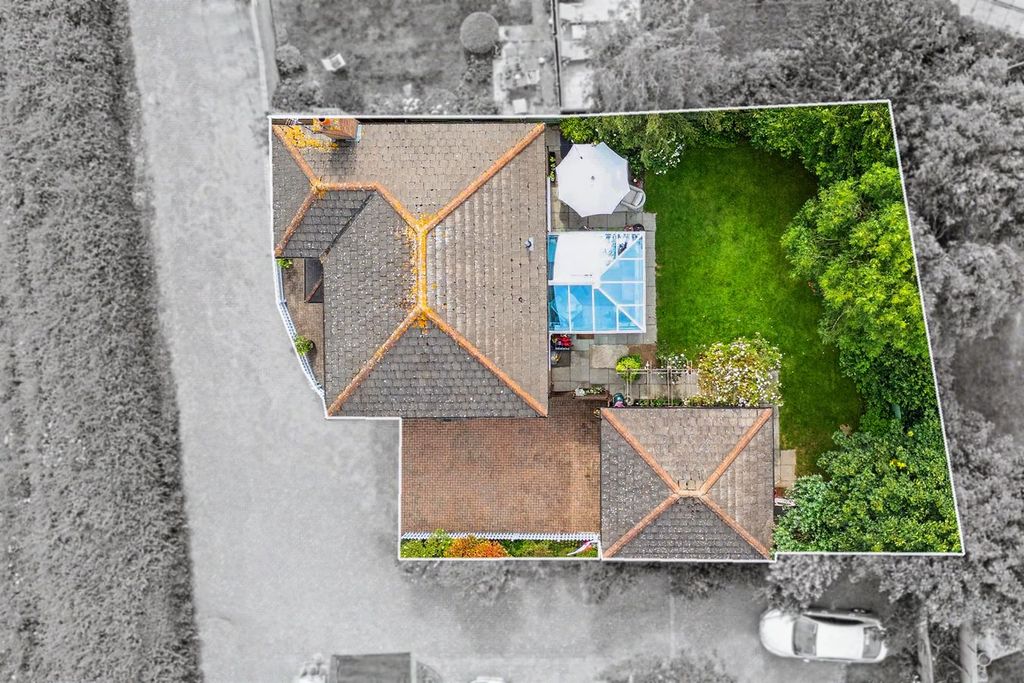 Property photo 2 of 30