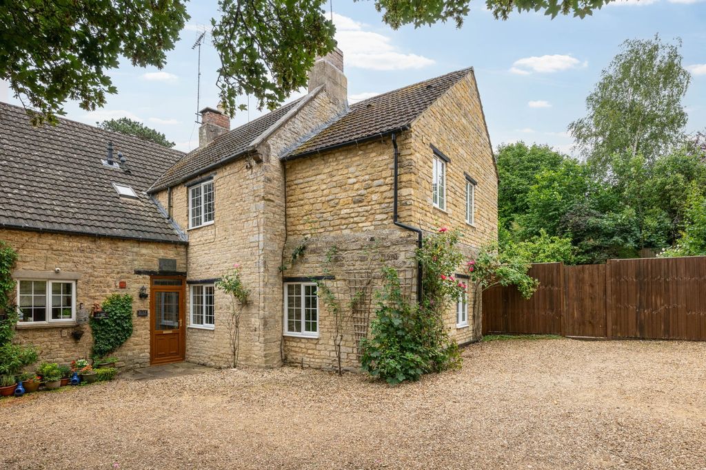 Property photo 2 of 64