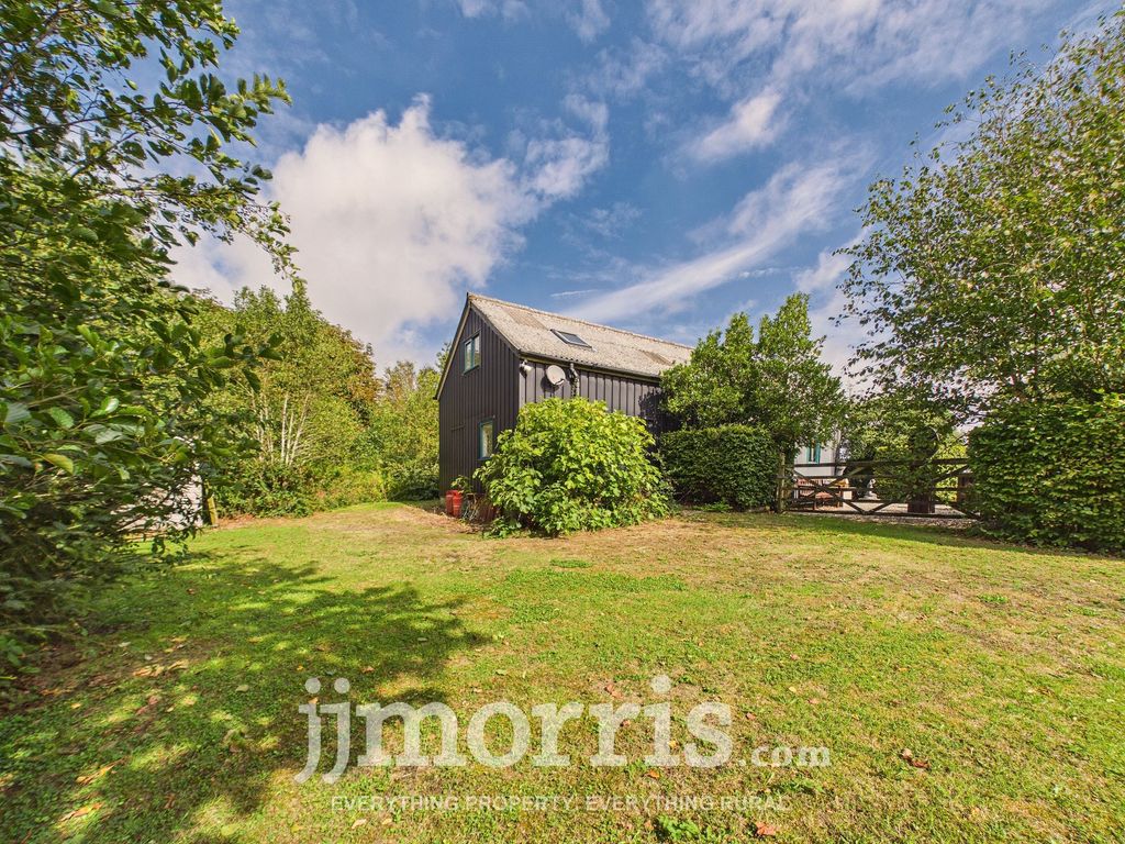 Property photo 3 of 37