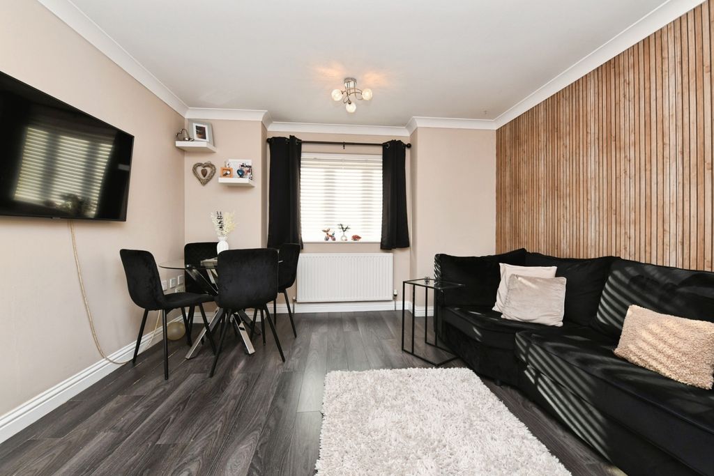 Property photo 2 of 16 Photo